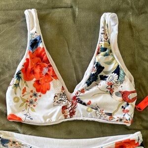 Maaji bikini top only size medium TOP ONLY